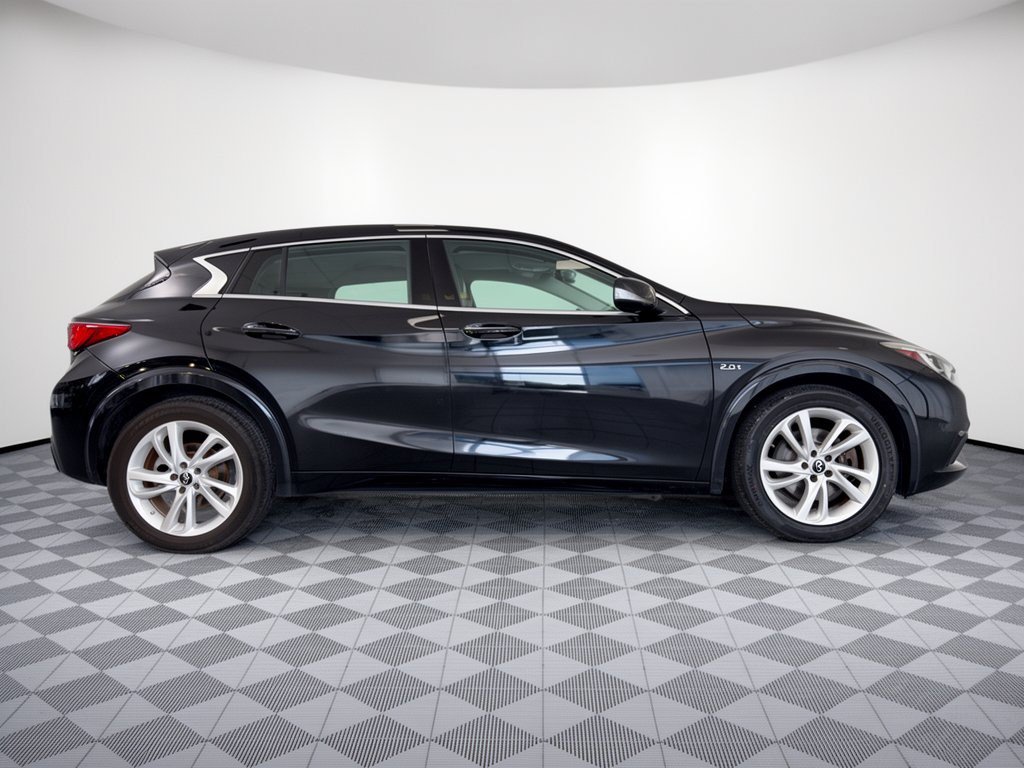 Used 2018 INFINITI QX30 FWD image 8