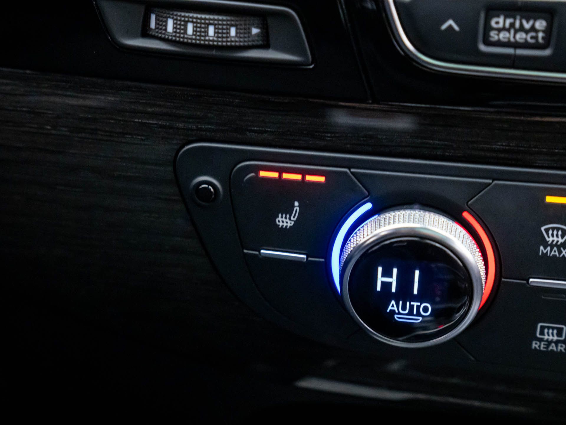 Used 2018 Audi Q7 3.0T Premium Plus w/ Premium Plus Package image 29