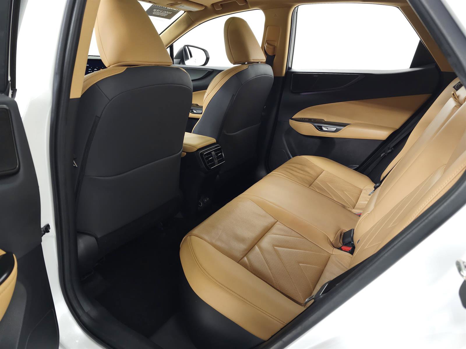 Used 2025 Lexus NX 350h AWD w/ Accessory Package (2T) image 32