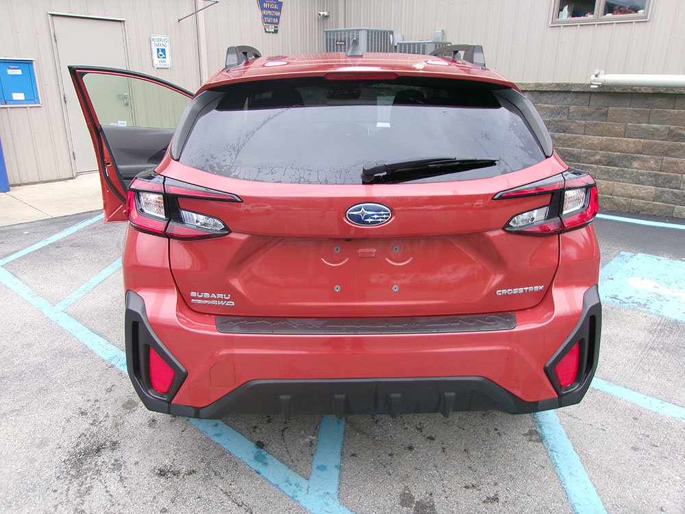 Used 2024 Subaru Crosstrek 2.0i Premium AWD/4WD image 4