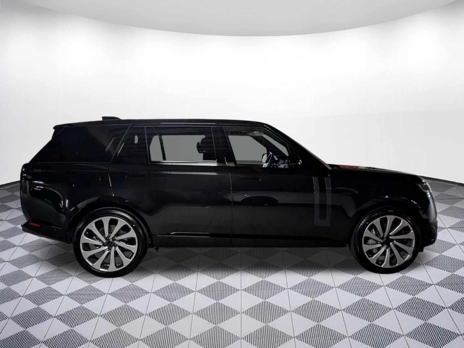 New 2026 Land Rover Range Rover Long Wheelbase SE AWD/4WD image 6