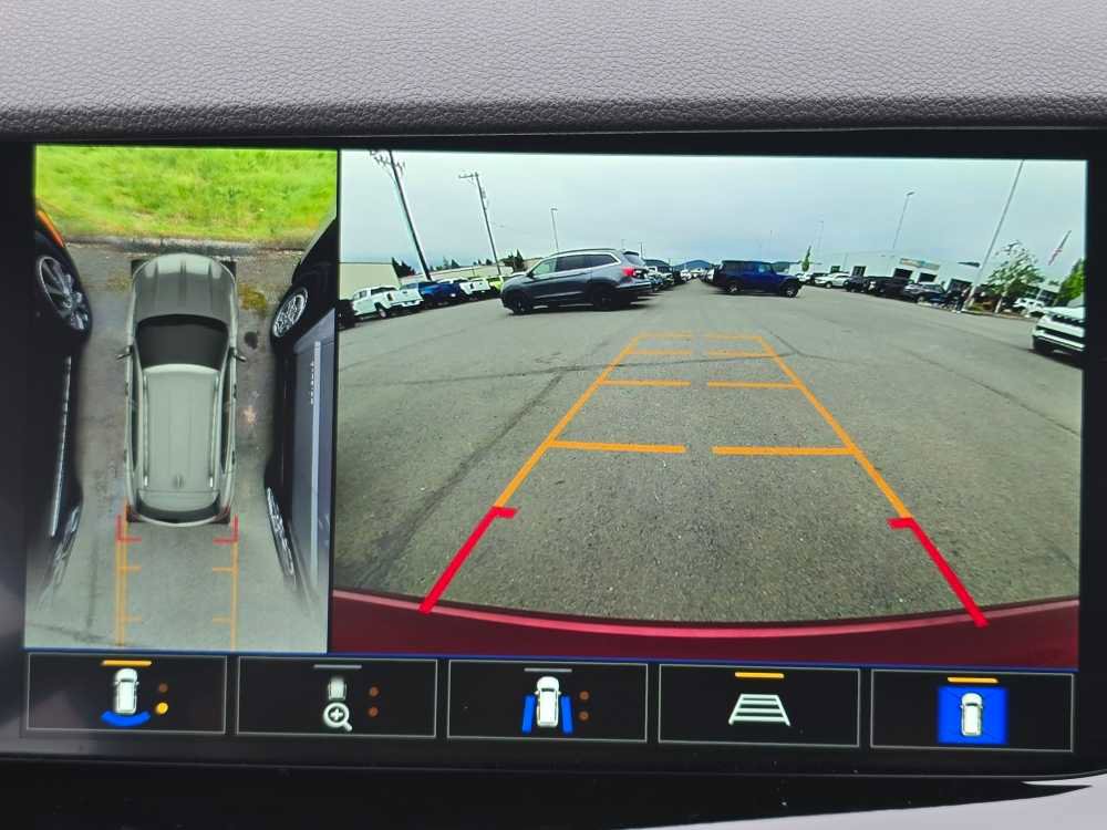 Used 2023 Buick Envision Avenir AWD/4WD image 19