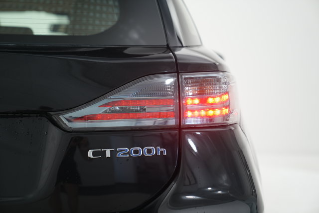 Used 2017 Lexus CT 200h w/ Seat Comfort Package FWD image 9