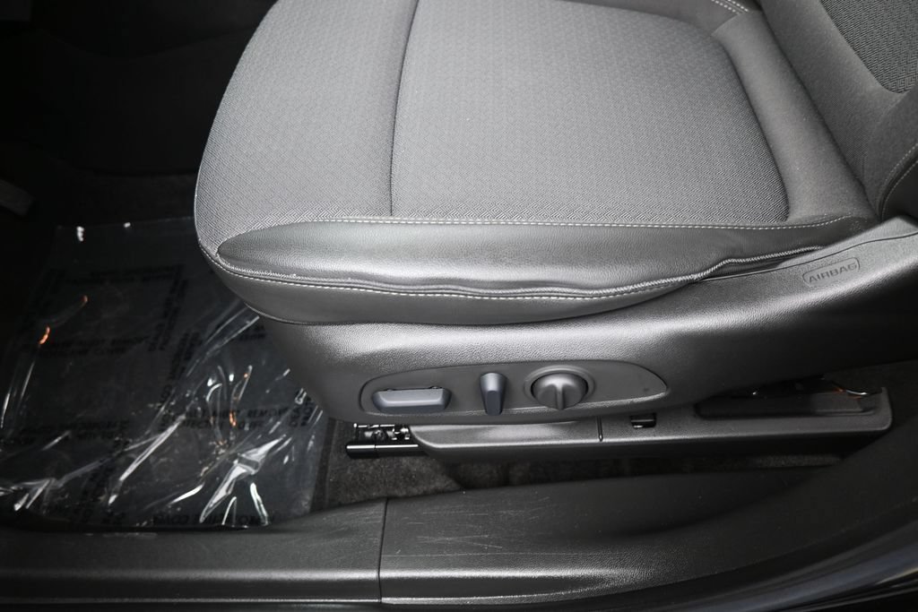 Used 2023 Buick Encore GX Preferred w/ Cold Weather Comfort Package FWD image 15