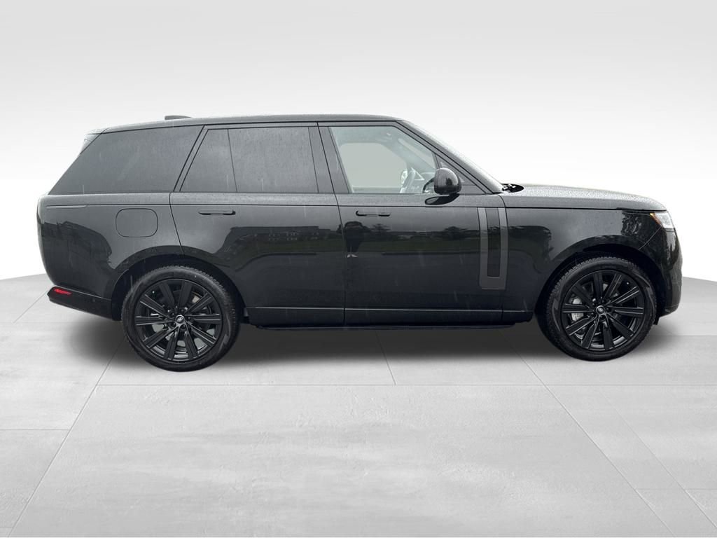 New 2025 Land Rover Range Rover SE image 6