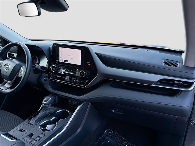 Used 2023 Toyota Highlander L image 28