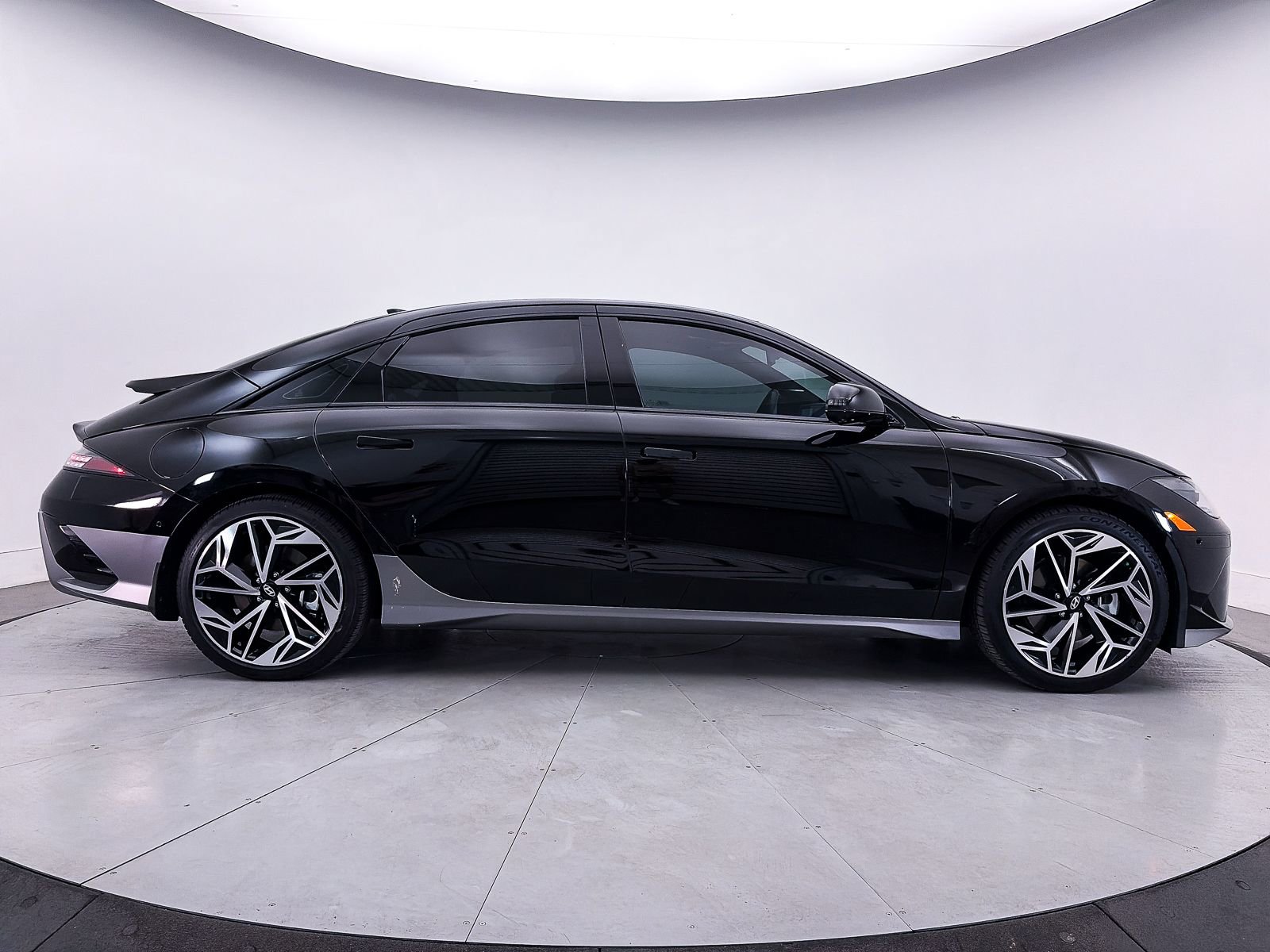 Used 2024 Hyundai Ioniq 6 Limited RWD image 43