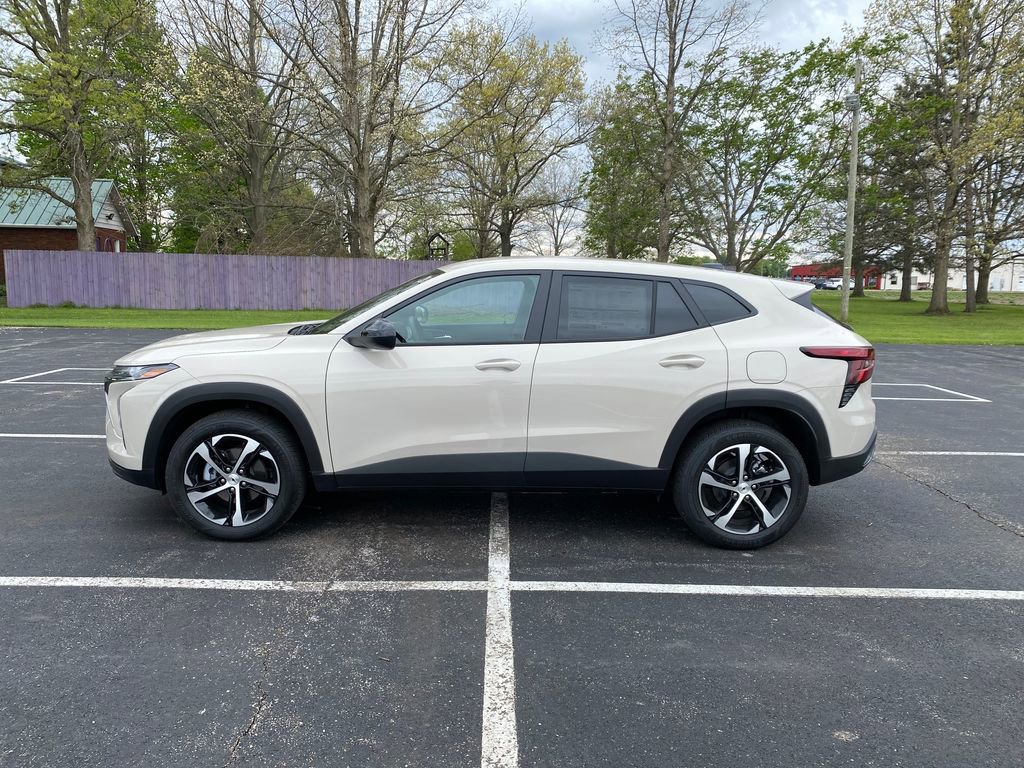 New 2026 Chevrolet Trax RS FWD image 4