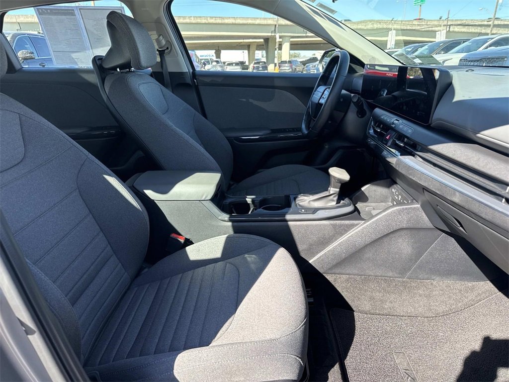 Certified 2025 Kia K4 EX image 23
