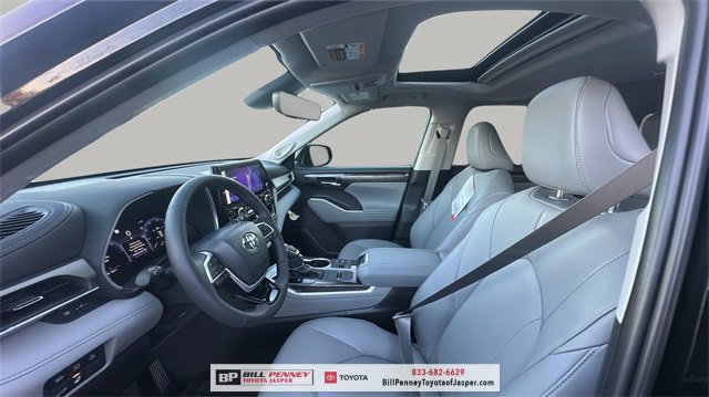 New 2026 Toyota Highlander Limited image 11