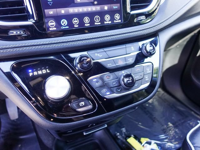 Used 2020 Chrysler Pacifica Limited w/ S Appearance Package FWD image 20