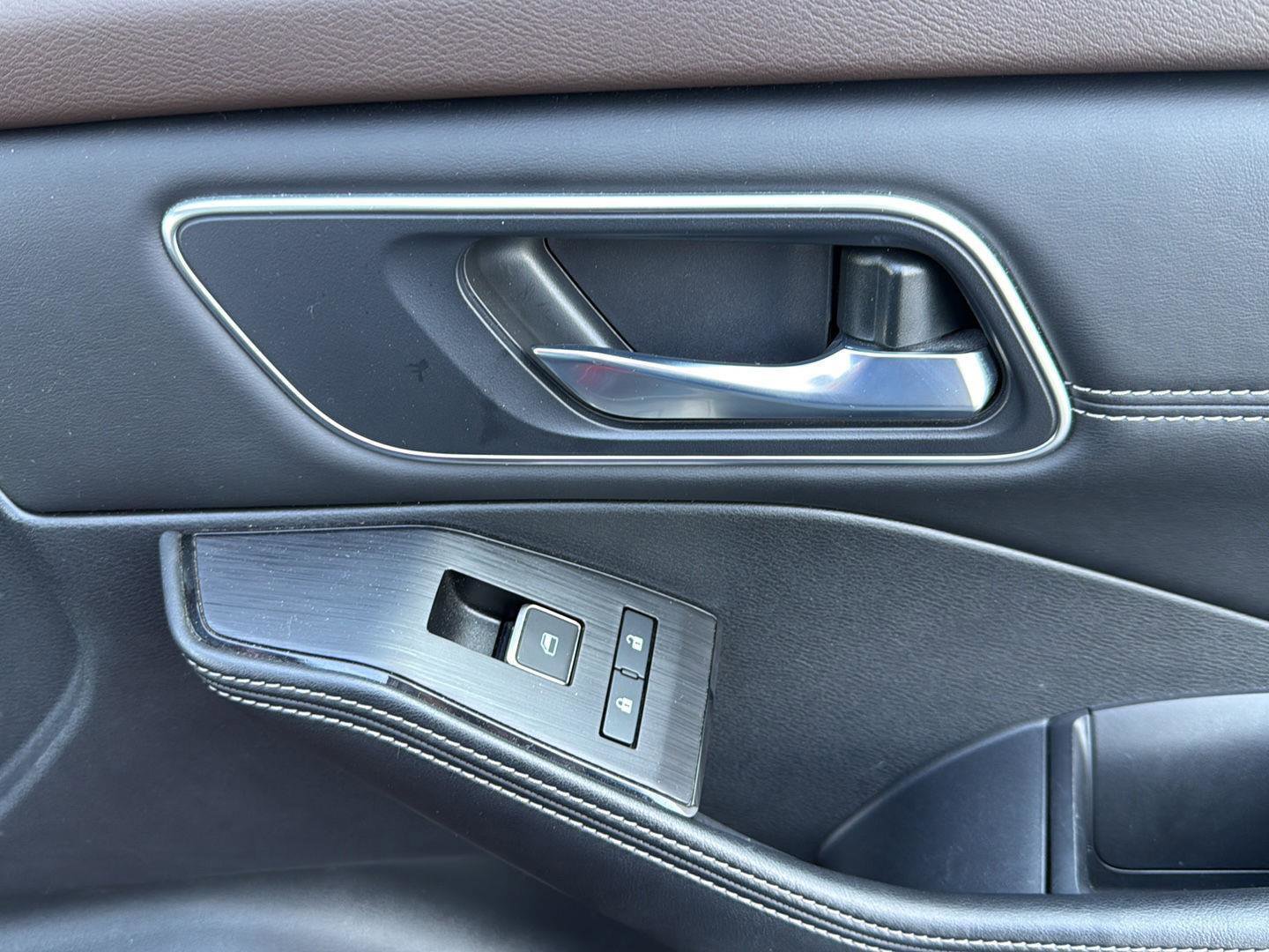 Used 2021 Nissan Rogue SL w/ Premium Package image 22