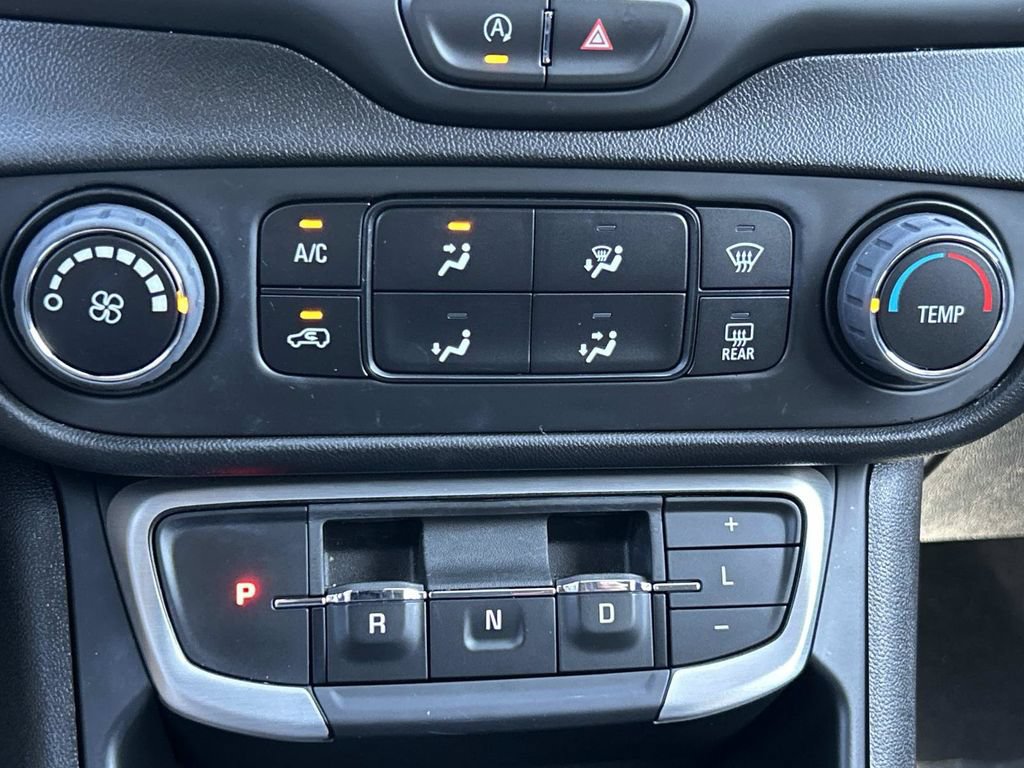 Used 2024 GMC Terrain SLE FWD image 40