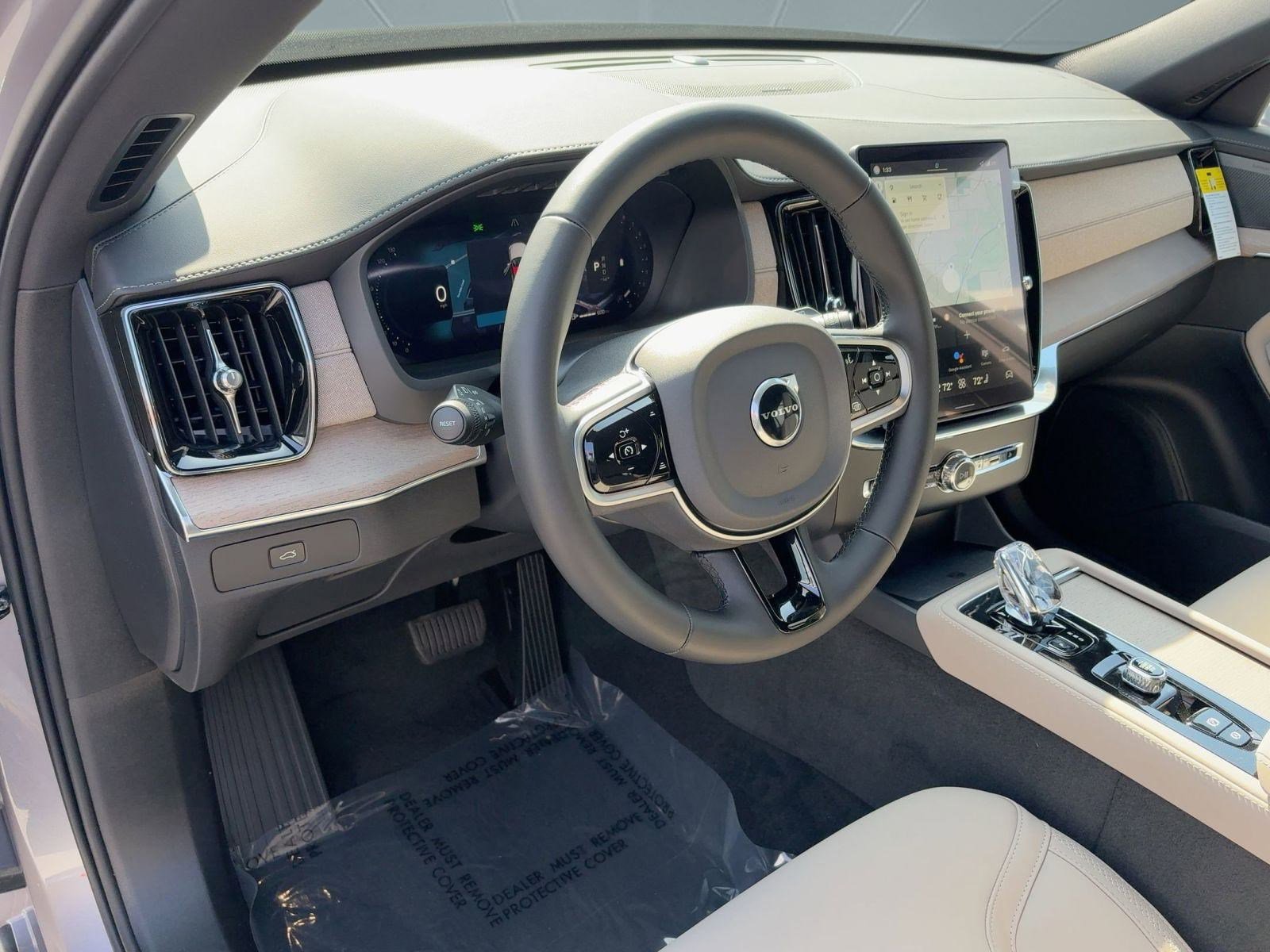 New 2026 Volvo XC90 B6 Plus w/ Protection Package Premier image 4