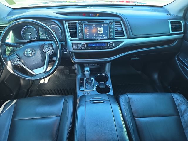 Used 2018 Toyota Highlander FWD V6 image 14