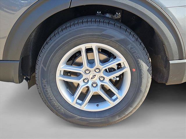 New 2026 Ford Explorer Active RWD image 10