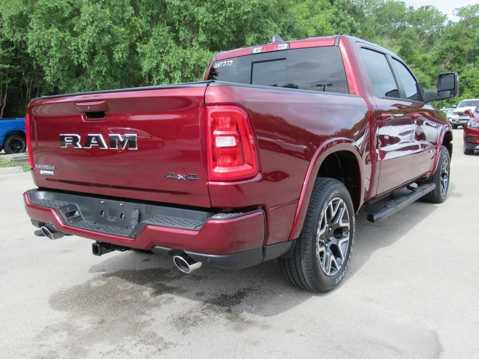 Used 2025 RAM 1500 Laramie w/ Sport Appearance Package AWD/4WD image 7