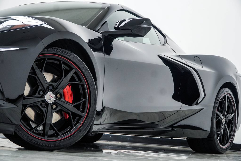 Used 2022 Chevrolet Corvette Stingray Coupe w/ 1LT RWD image 3