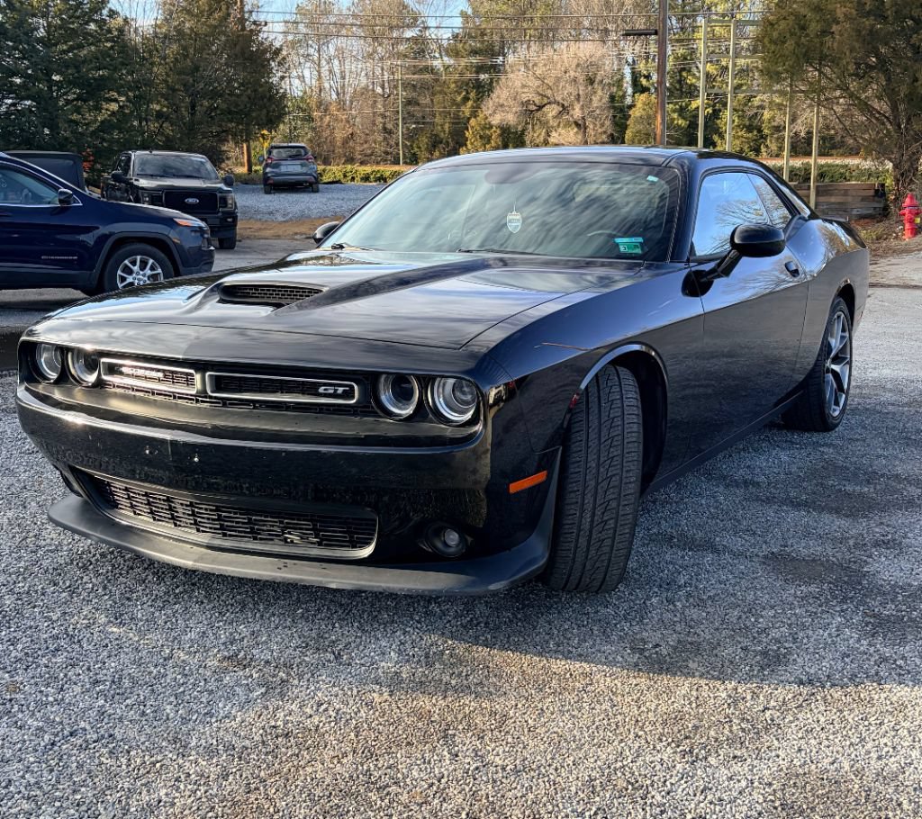 Used 2022 Dodge Challenger GT RWD image 1