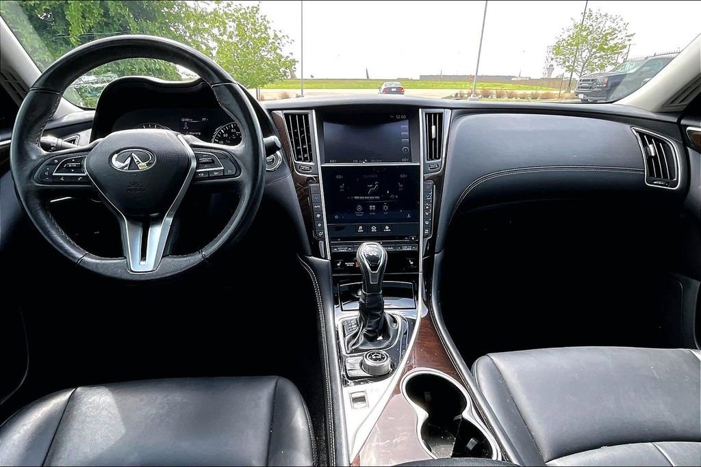 Used 2019 INFINITI Q50 Luxe w/ Essential Package (3.0T Luxe) image 18