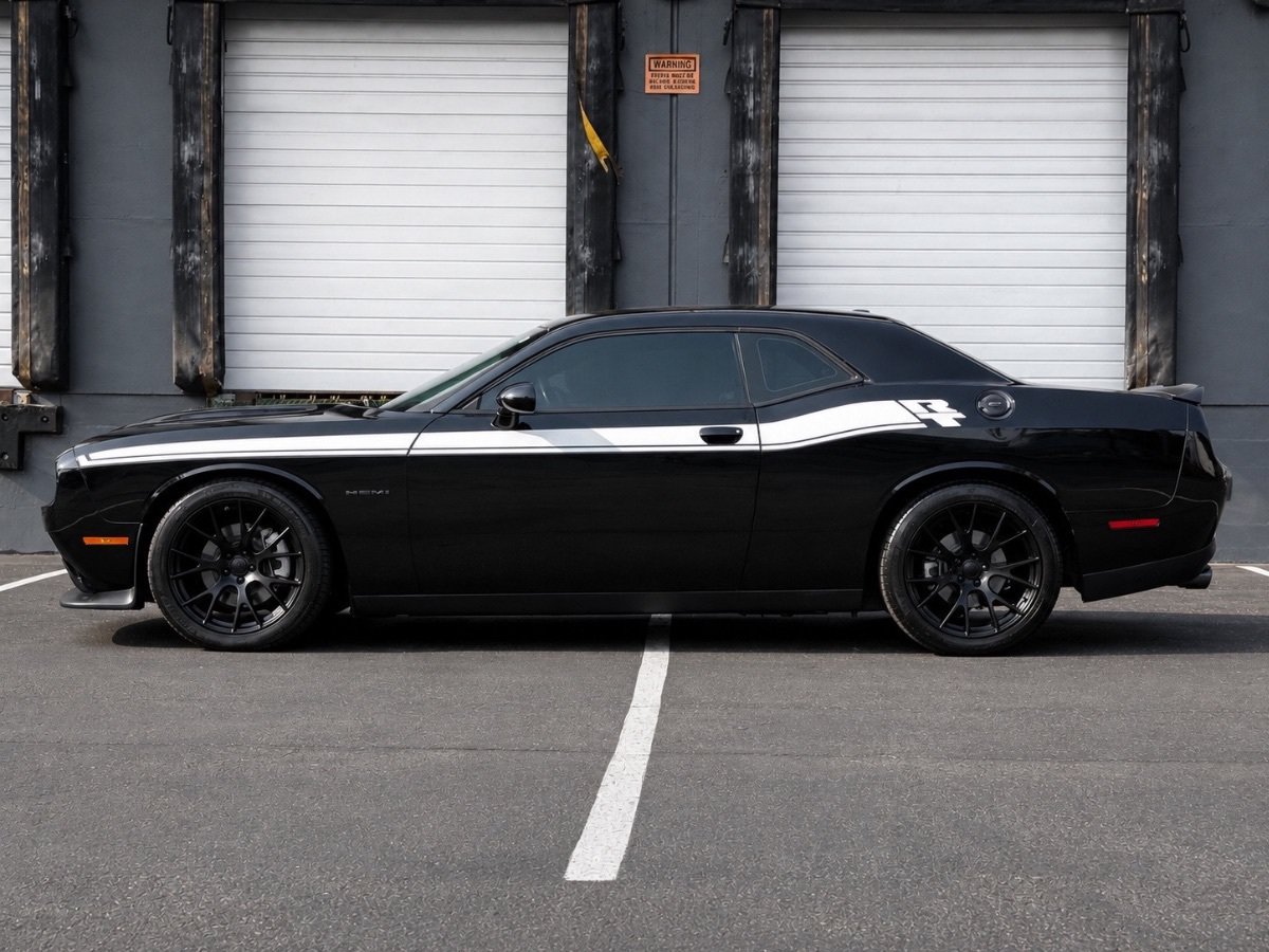 Used 2022 Dodge Challenger R/T w/ Blacktop Package RWD image 7