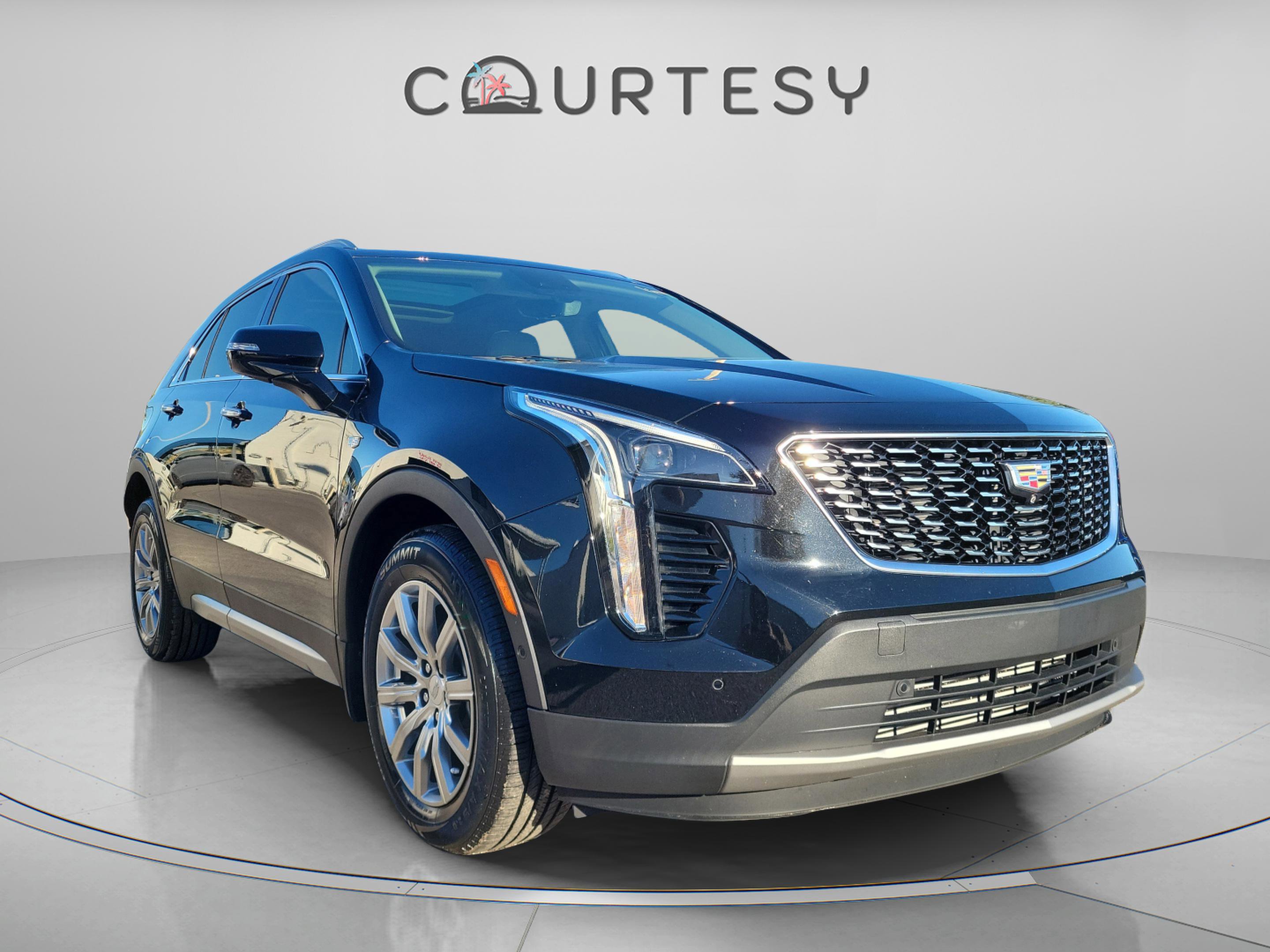 Used 2022 Cadillac XT4 Premium Luxury w/ Enhanced Visibility Package image 6