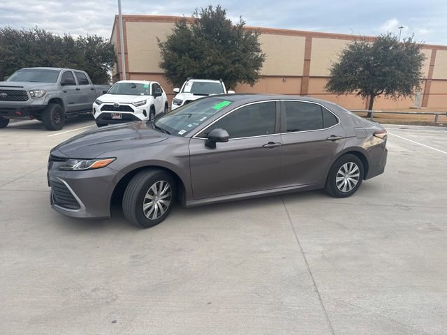 Used 2022 Toyota Camry LE image 7