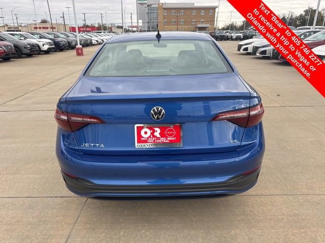Used 2024 Volkswagen Jetta SE image 4