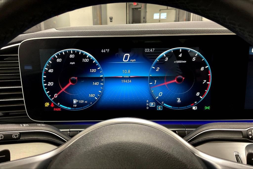Used 2022 Mercedes-Benz GLE 350 4MATIC w/ Premium Package image 13