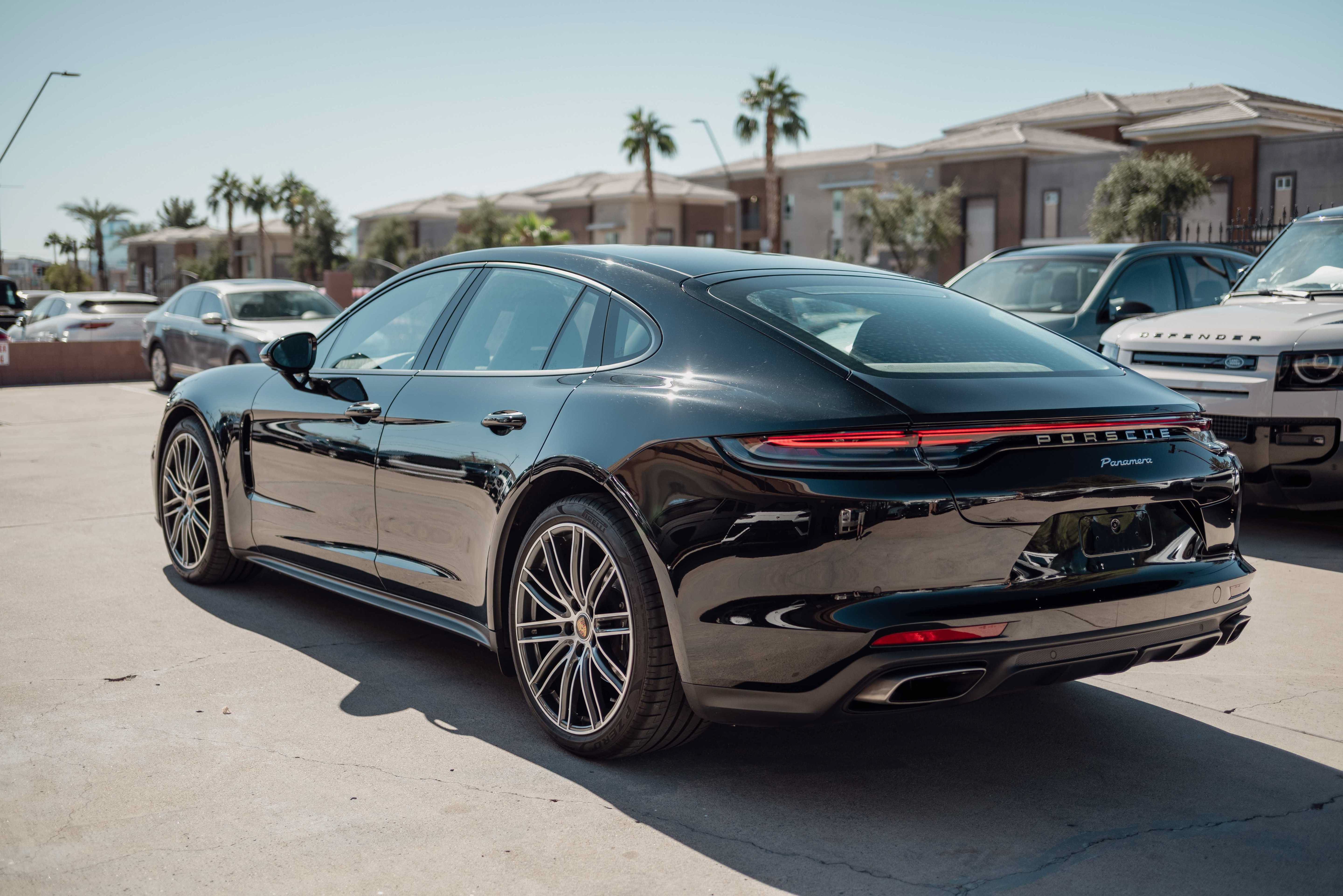 Used 2023 Porsche Panamera RWD image 4