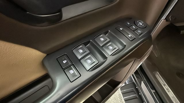 Used 2018 GMC Sierra 2500 Denali w/ Duramax Plus Package AWD/4WD image 10