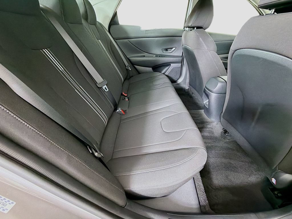 Used 2024 Hyundai Elantra SEL FWD image 25