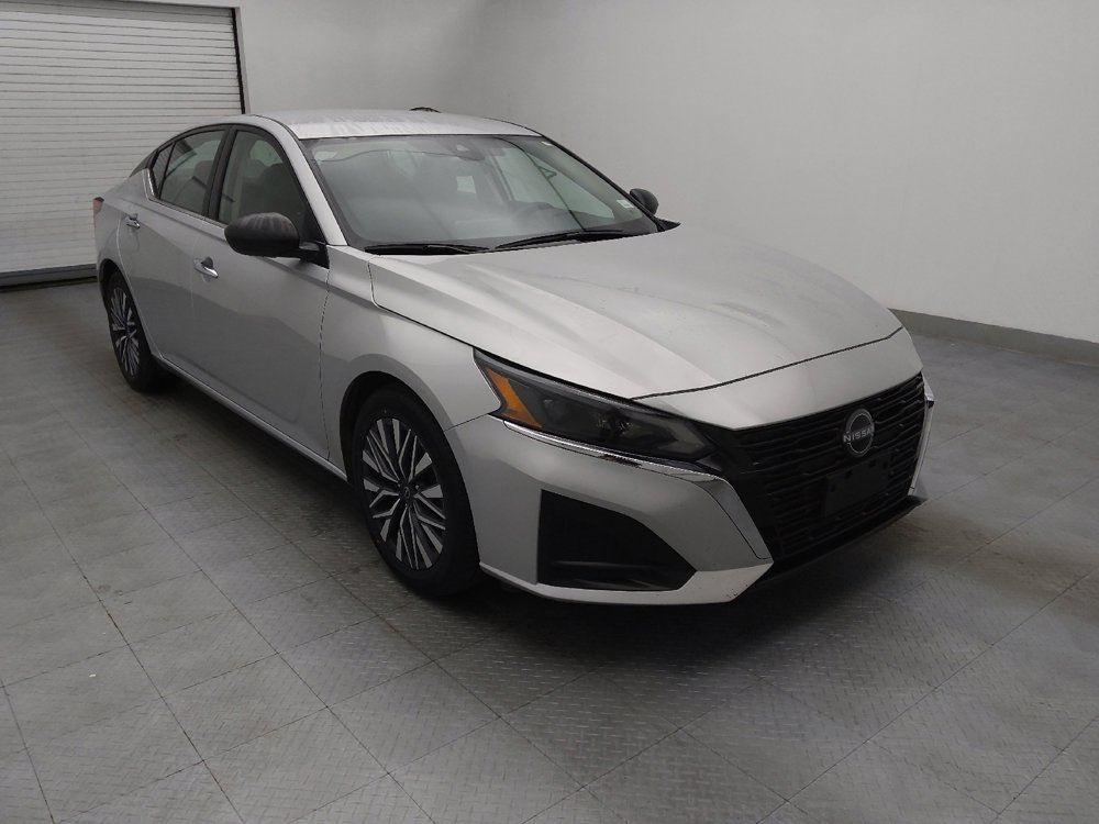 Used 2024 Nissan Altima 2.5 SV image 13