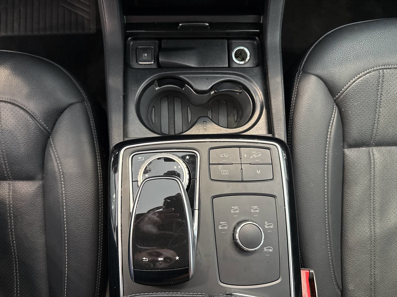 Used 2018 Mercedes-Benz GLS 450 4MATIC w/ Premium Package image 25