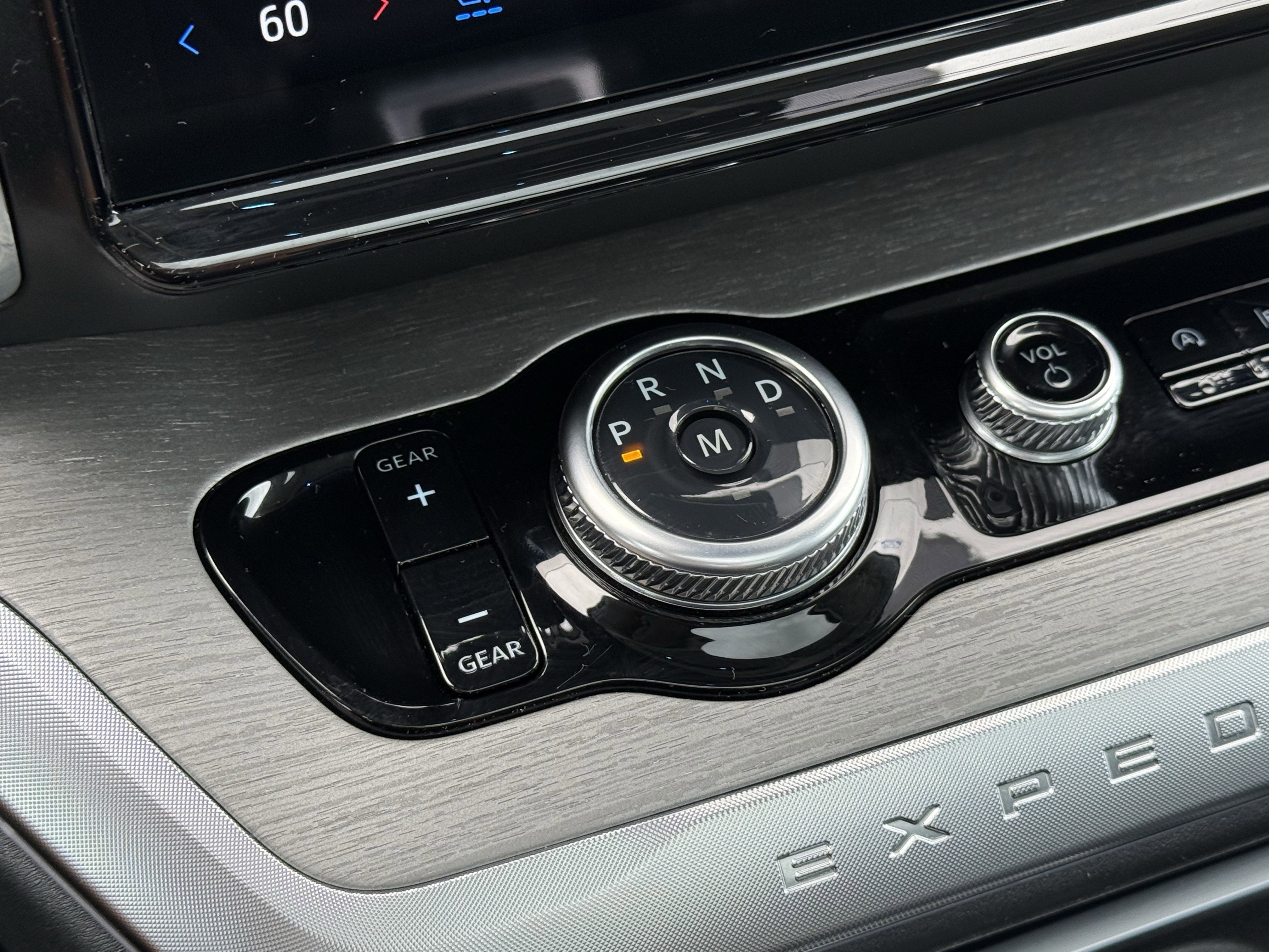 Used 2025 Ford Expedition Platinum image 24