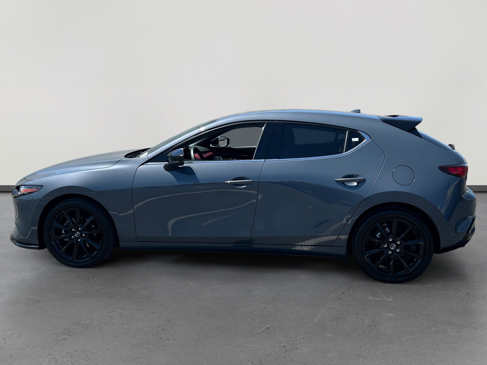 Used 2025 MAZDA MAZDA3 Hatchback w/Premium Plus Pkg AWD/4WD image 2