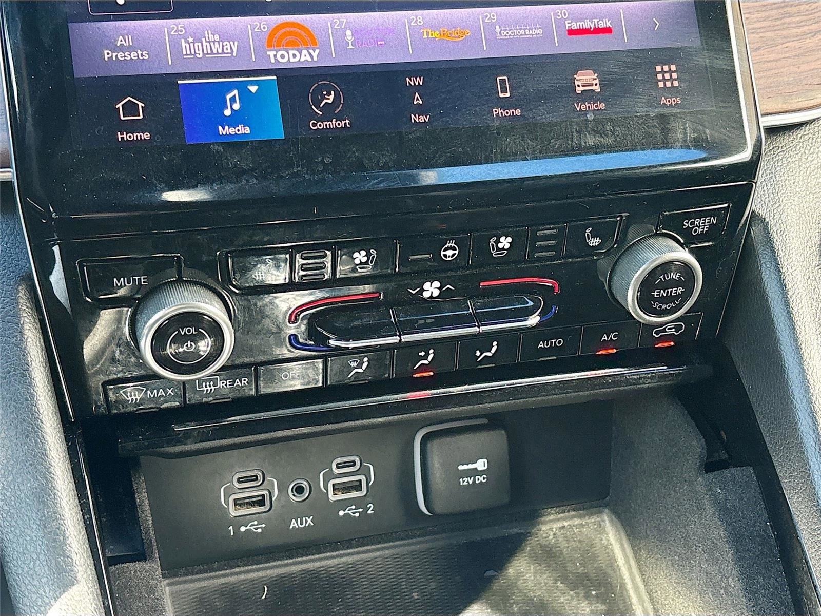 Used 2021 Jeep Grand Cherokee L Summit w/ Advanced Protech Group IV image 17