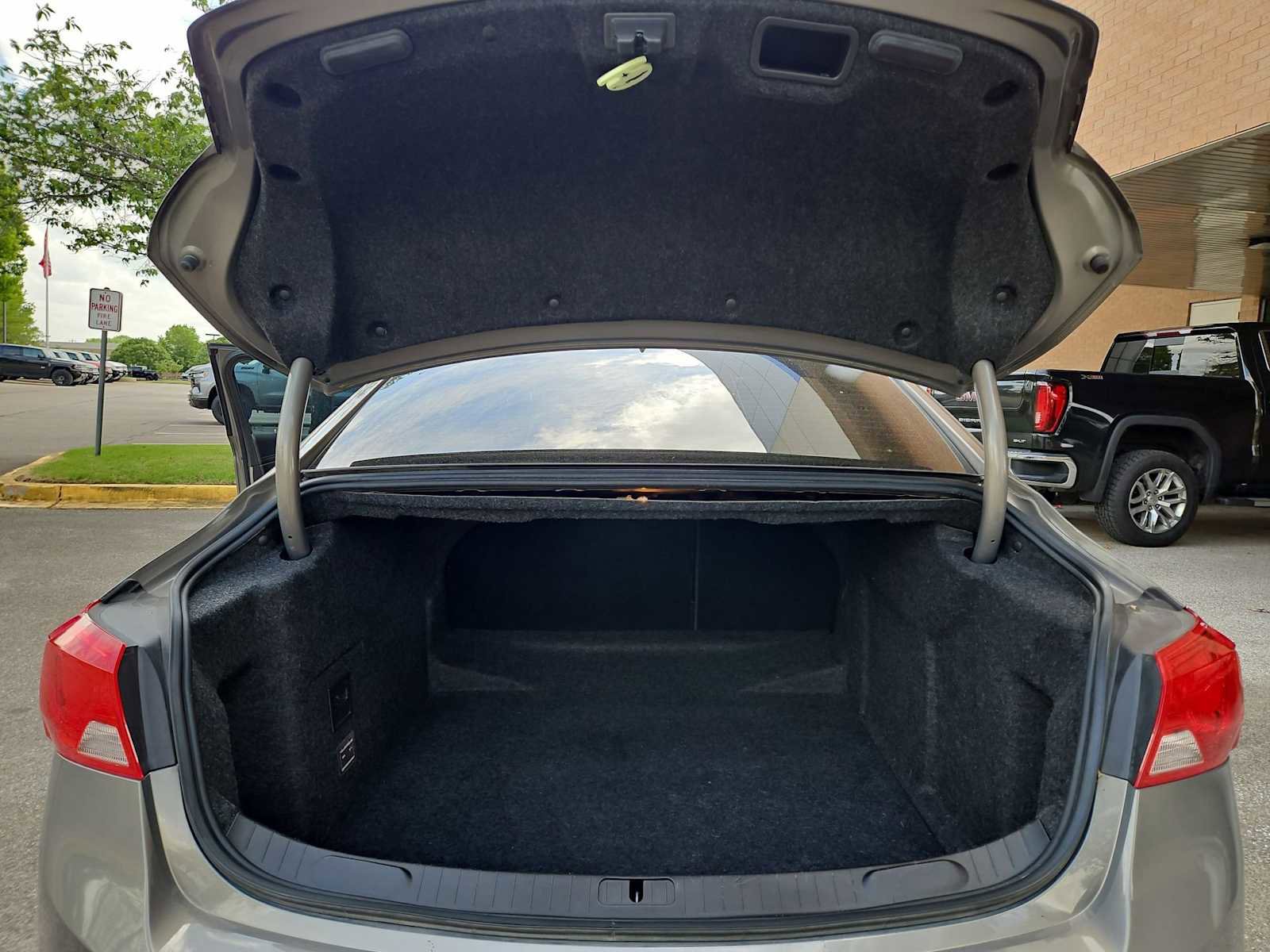 Used 2019 Chevrolet Impala LT image 33