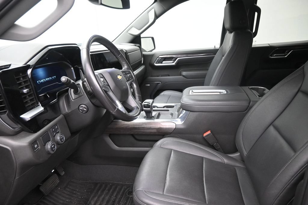 Used 2022 Chevrolet Silverado 1500 LTZ RWD image 12