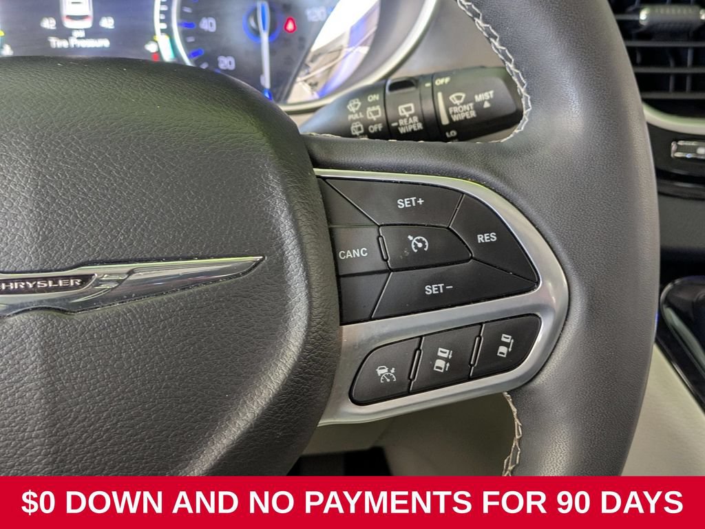 Used 2024 Chrysler Pacifica Touring-L FWD image 21