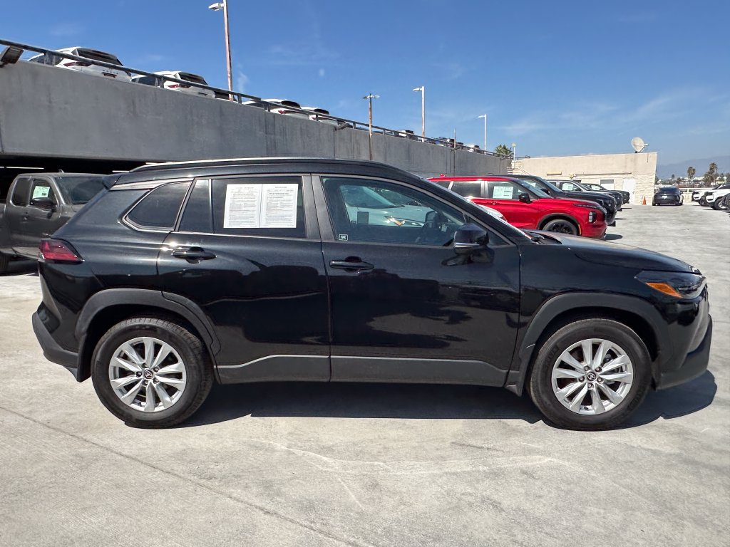 Used 2026 Toyota Corolla Cross LE w/ Moonroof Package FWD image 9