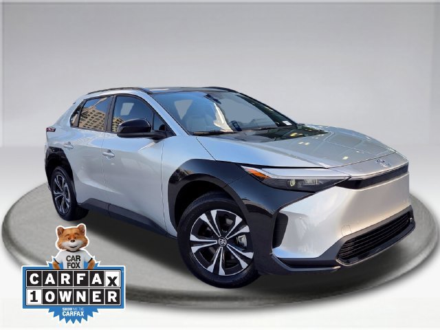 Used 2025 Toyota bZ4X AWD image 2