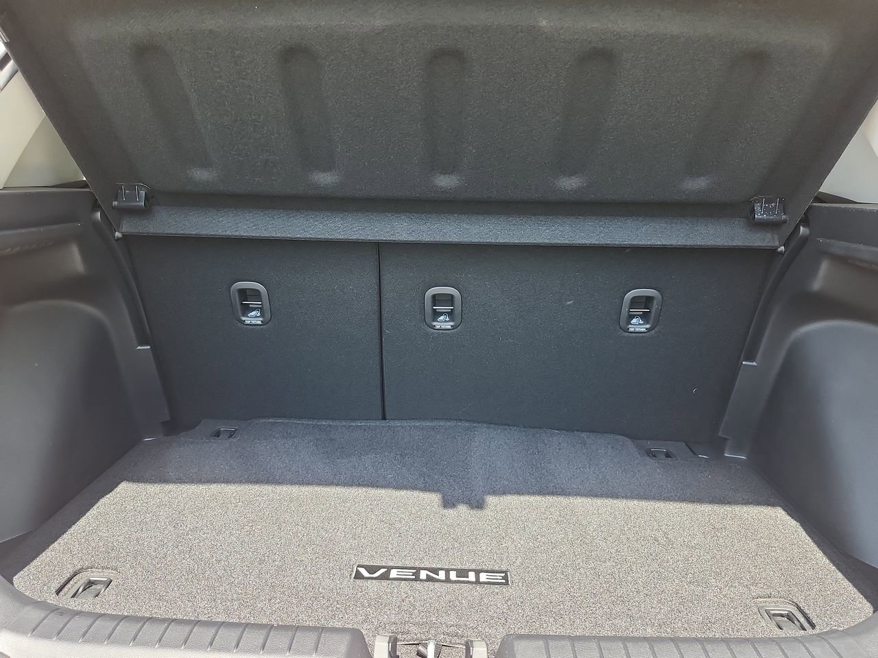 Certified 2026 Hyundai Venue SEL FWD image 33