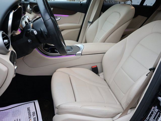 Used 2020 Mercedes-Benz GLC 300 4MATIC w/ Premium Package image 42