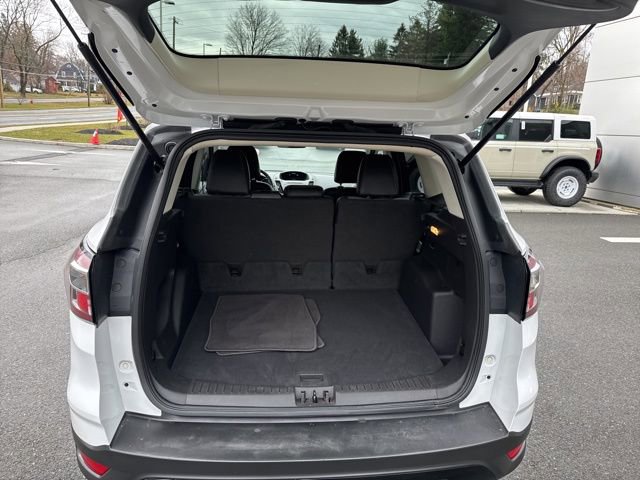 Used 2017 Ford Escape SE w/ SE Sport Appearance Package image 9