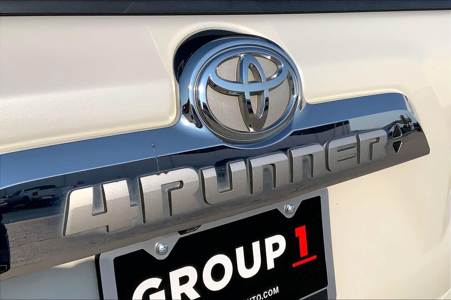 Used 2015 Toyota 4Runner Limited AWD/4WD image 31