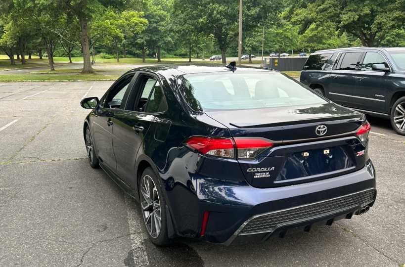 Used 2020 Toyota Corolla XSE FWD image 6