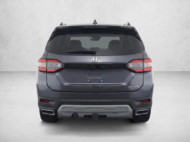 Used 2023 Honda Pilot Touring image 6