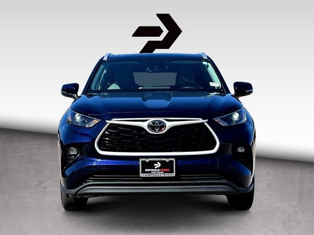 Certified 2025 Toyota Highlander XLE AWD/4WD image 3