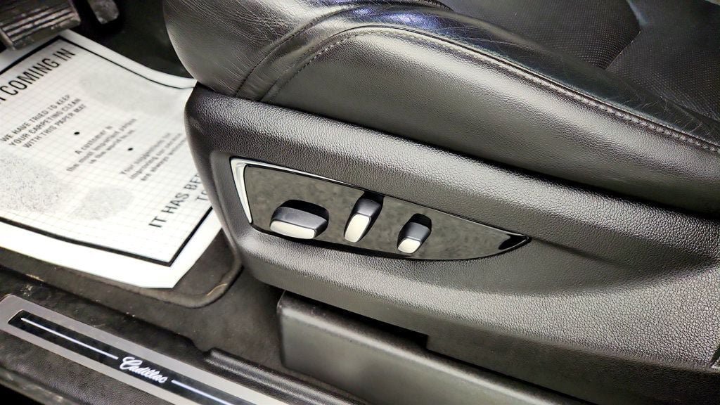 Used 2019 Cadillac Escalade Luxury AWD/4WD image 12